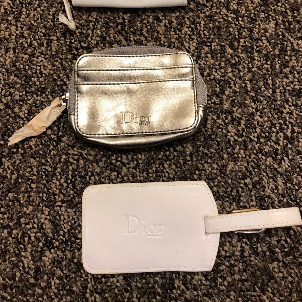 2 change purse and 1 luggage tag